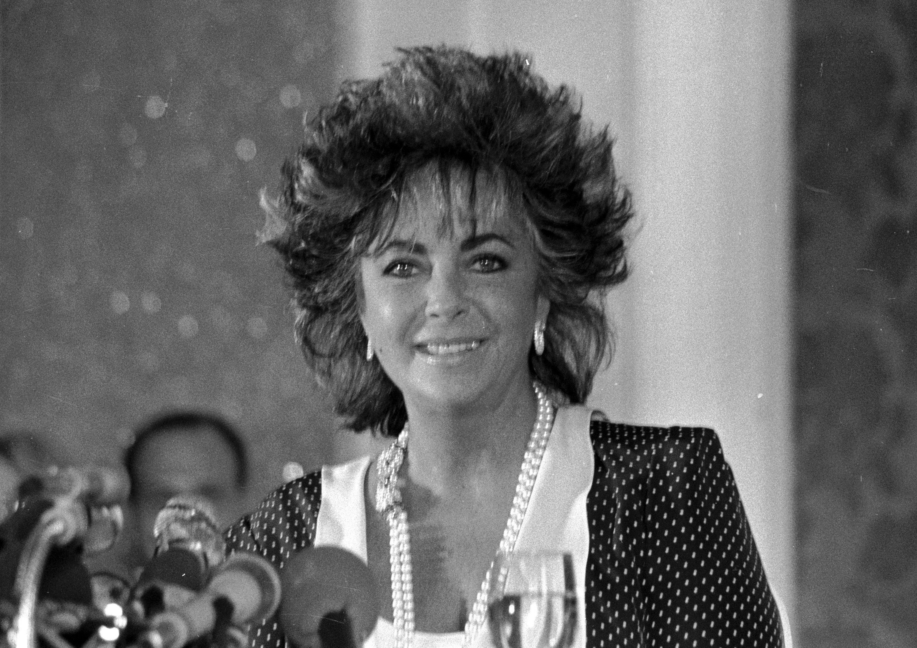 Elizabeth Taylor at the American Film Festival of Deauville in Normandy, France in 1985. | Source: Wikimedia Commons