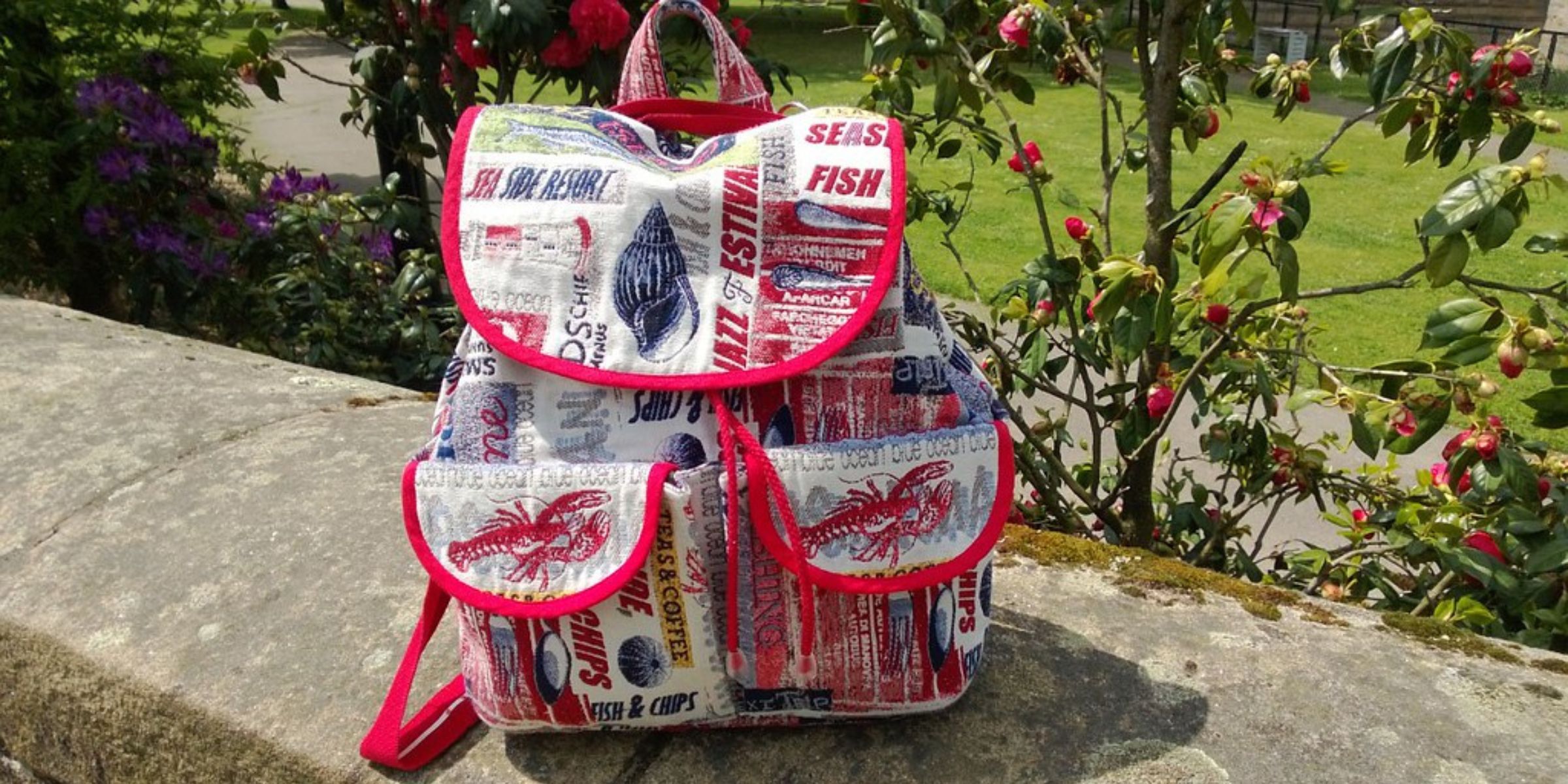 A close-up of a backpack | Source: Flickr