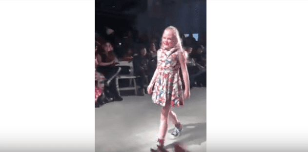 A los 8 años, la niña sufre de una enfermedad del corazón-Imagen tomada de YouTube-Crawley News 24 A los 8 años, la niña sufre de una enfermedad del corazón-Imagen tomada de YouTube-Crawley News 24
