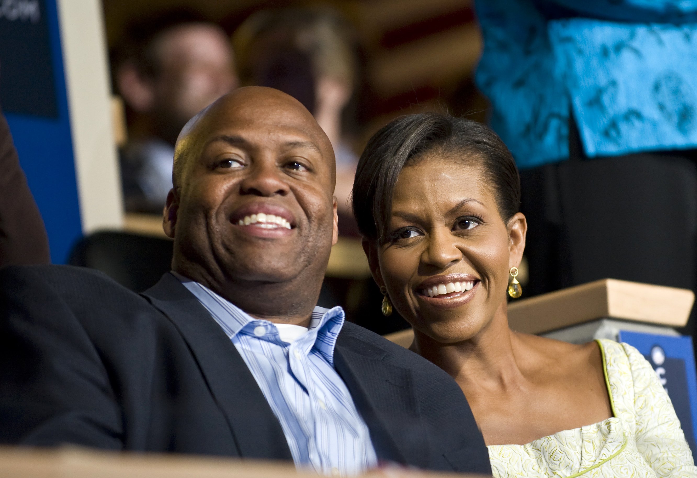Michelle Obama and her brother Craig Robinson attend the Democratic National Convention in Denver, August 2008 | Photo: GettyImages