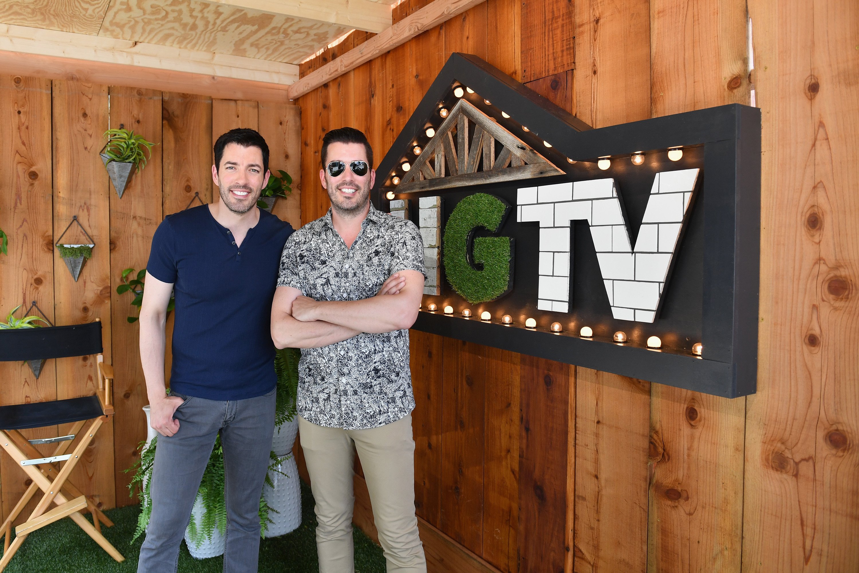 Drew and Jonathan Scott attend the HGTV Lodge at CMA Music Fest in Nashville, Tennessee on June 9, 2018 | Photo: Getty Images
