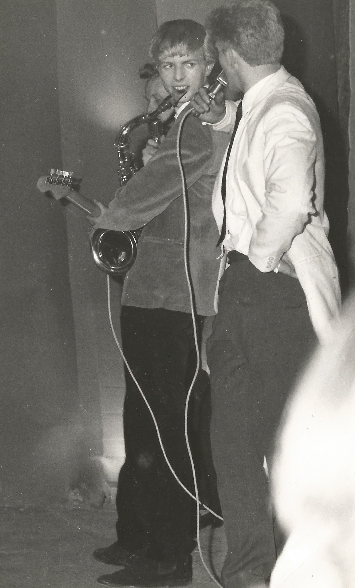 Young David Bowie performs with his first band in 1963 | Source: Getty Images