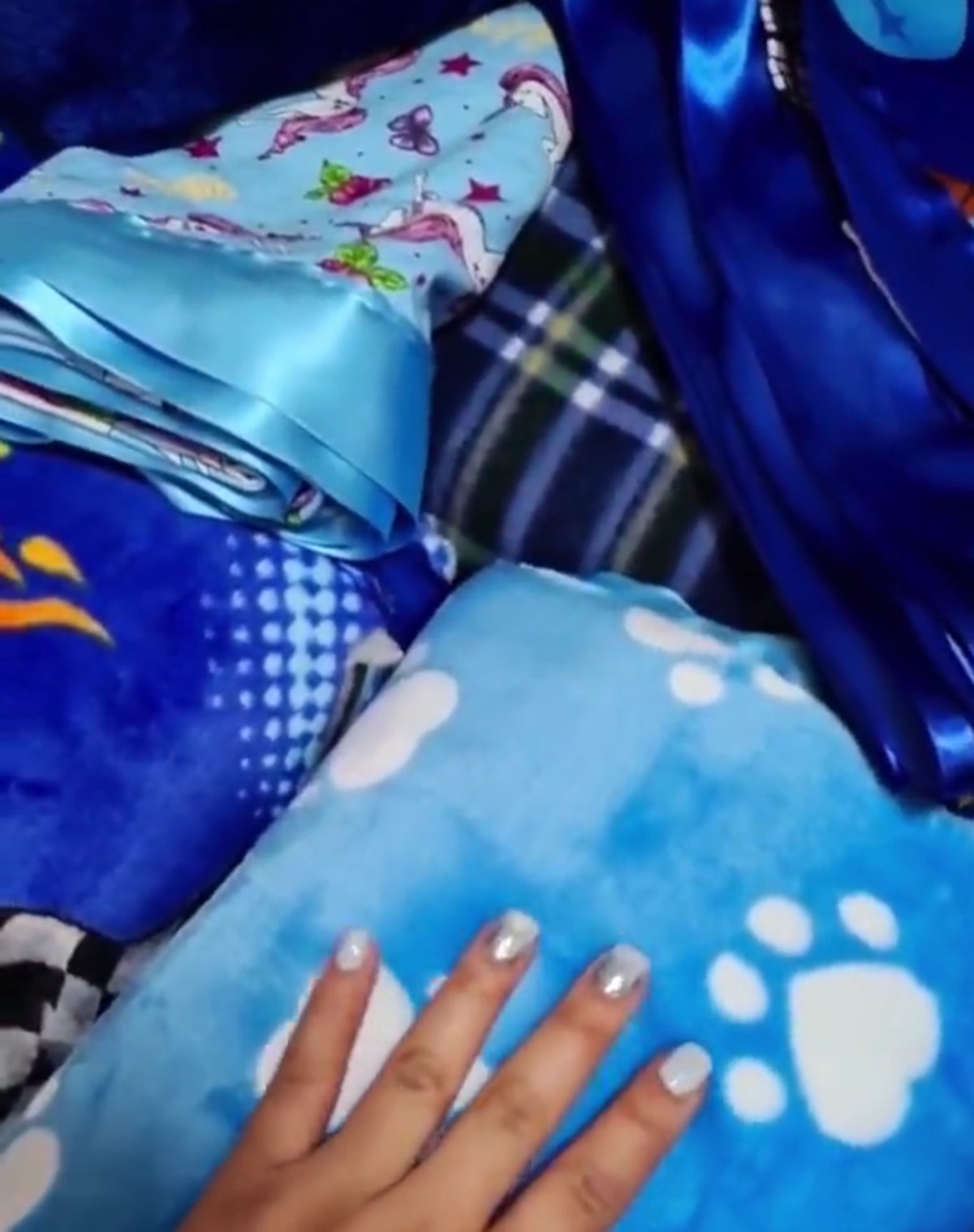 Sherlyn mostró las mantas de su hijo.| Foto: Instagram/sherlyny Sherlyn mostró las mantas de su hijo.| Foto: Instagram/sherlyny