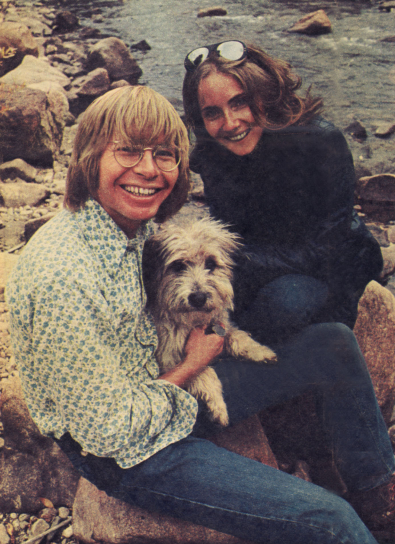 John Denver with his wife Ann Martell and their dog on October 13, 1997. | Source: Getty Images