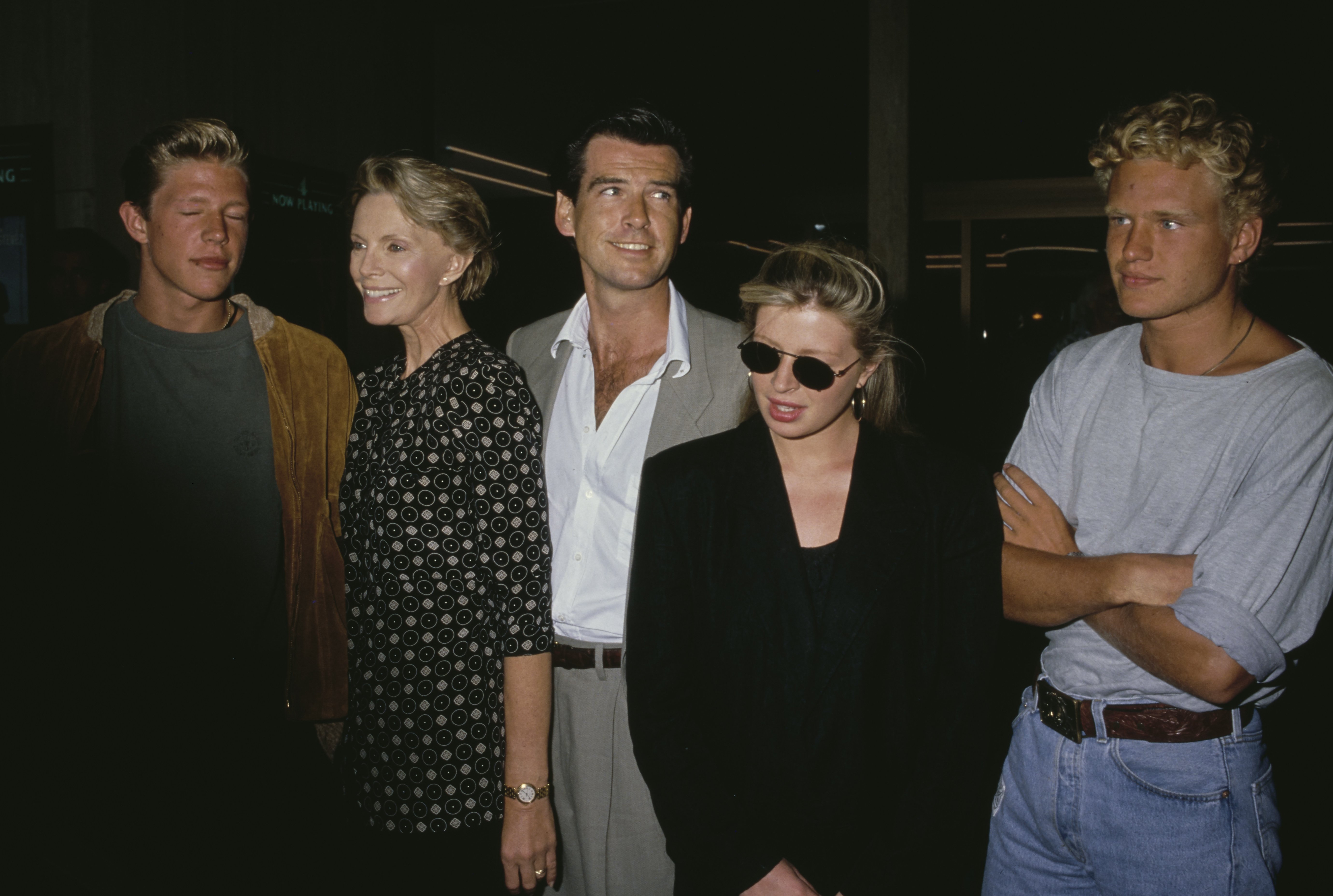 Pierce Brosnan with wife Cassandra Harrisand children Christopher Brosnan, Charlotte Brosnan and her boyfriend Alex Smith during the "Postcards from the Edge" Century City Premiere on September 10, 1990. | Source: Getty Images