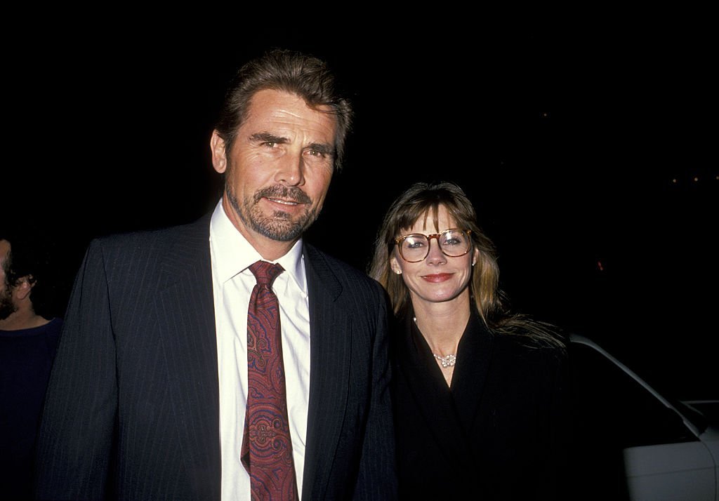 ames Brolin et son épouse Jan Smithers lors de la première de "Beaches" à l'Academy Theatre de Los Angeles, Californie en 1988. | Photo : GettyImages