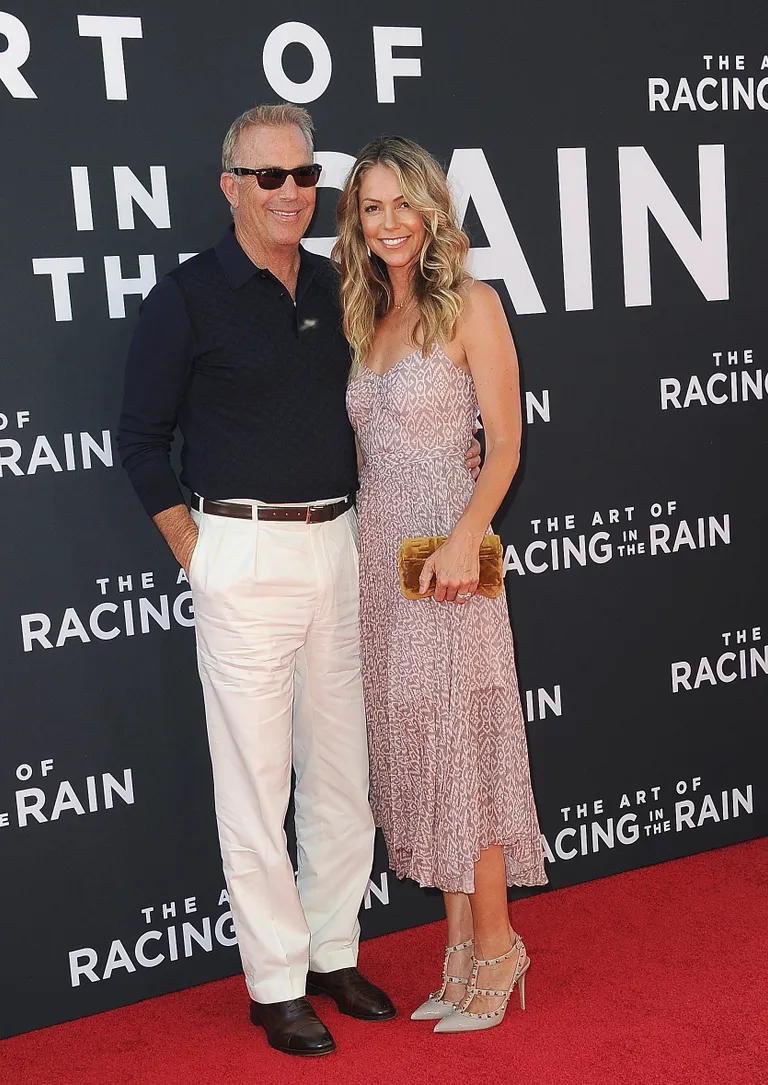 Kevin Costner and Christine Baumgartner Attend the Premiere of "The art of racing in the rain" on August 1, 2019, in Los Angeles, California.  |  Source: Getty Images.