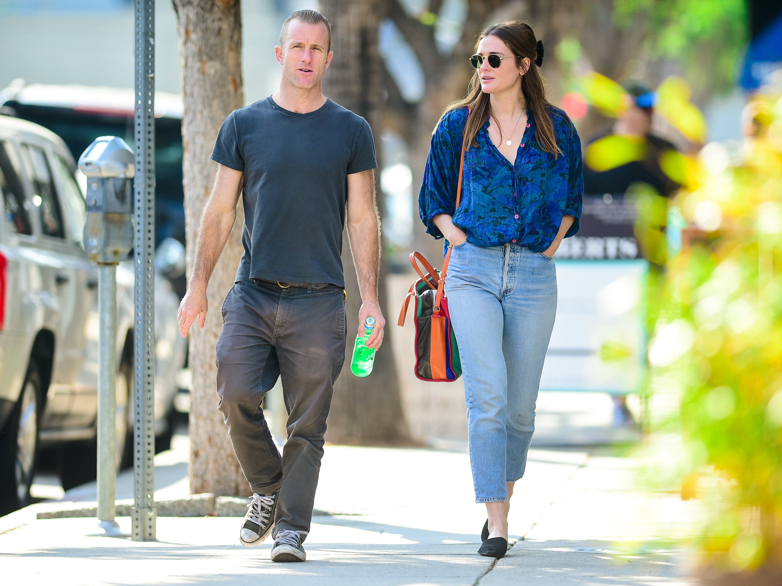 Scott Caan and his girlfriend Kacy Byxbee taking a stroll on June 15, 2019, in Los Angeles, CA. | Source: Getty Images