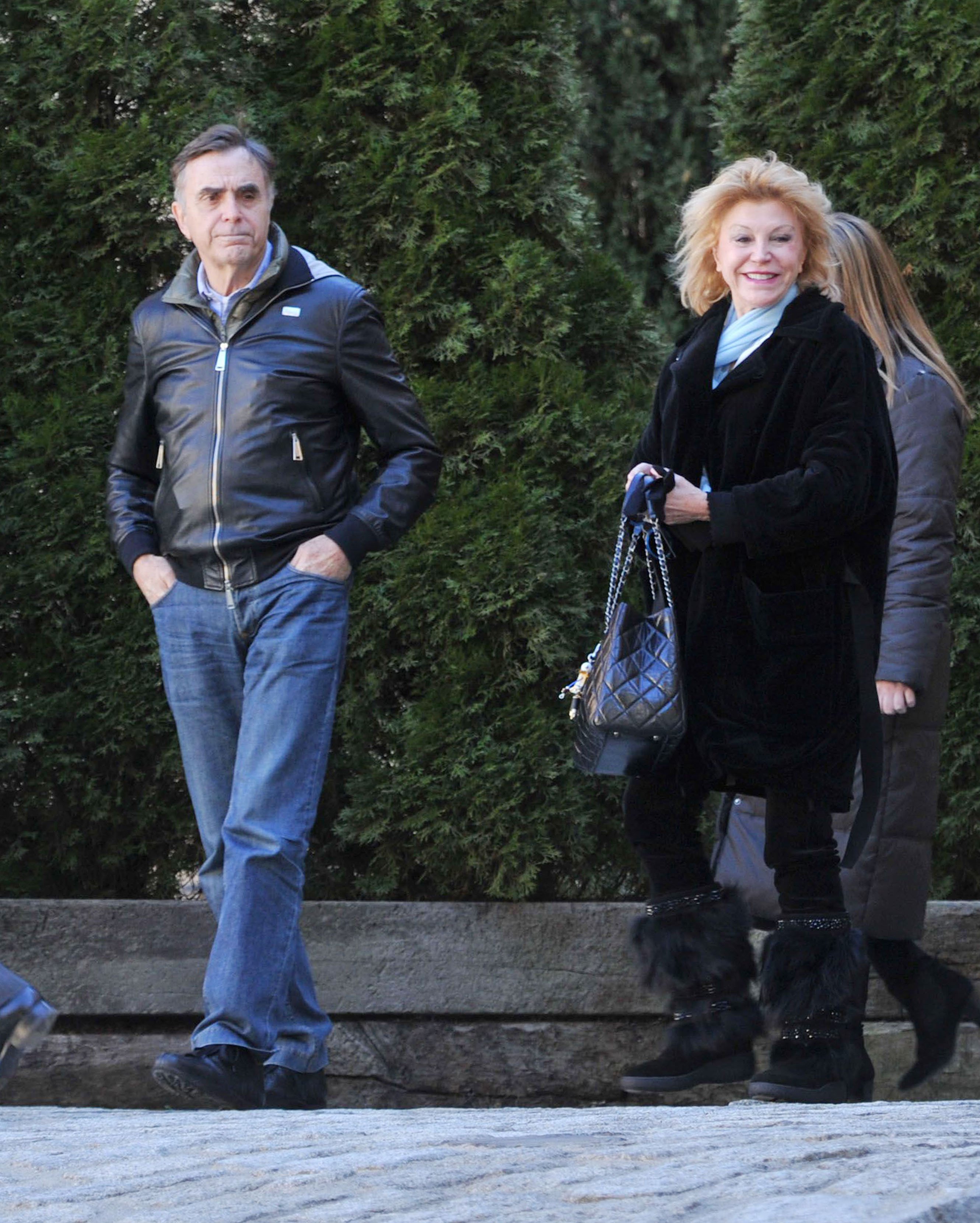 La baronesa Carmen Thyssen-Bornemisza y Manolo Segura en Sant Julia de Loria el 05 de marzo de 2015 en Andorra la Vella, Andorra. | Foto: Getty Images