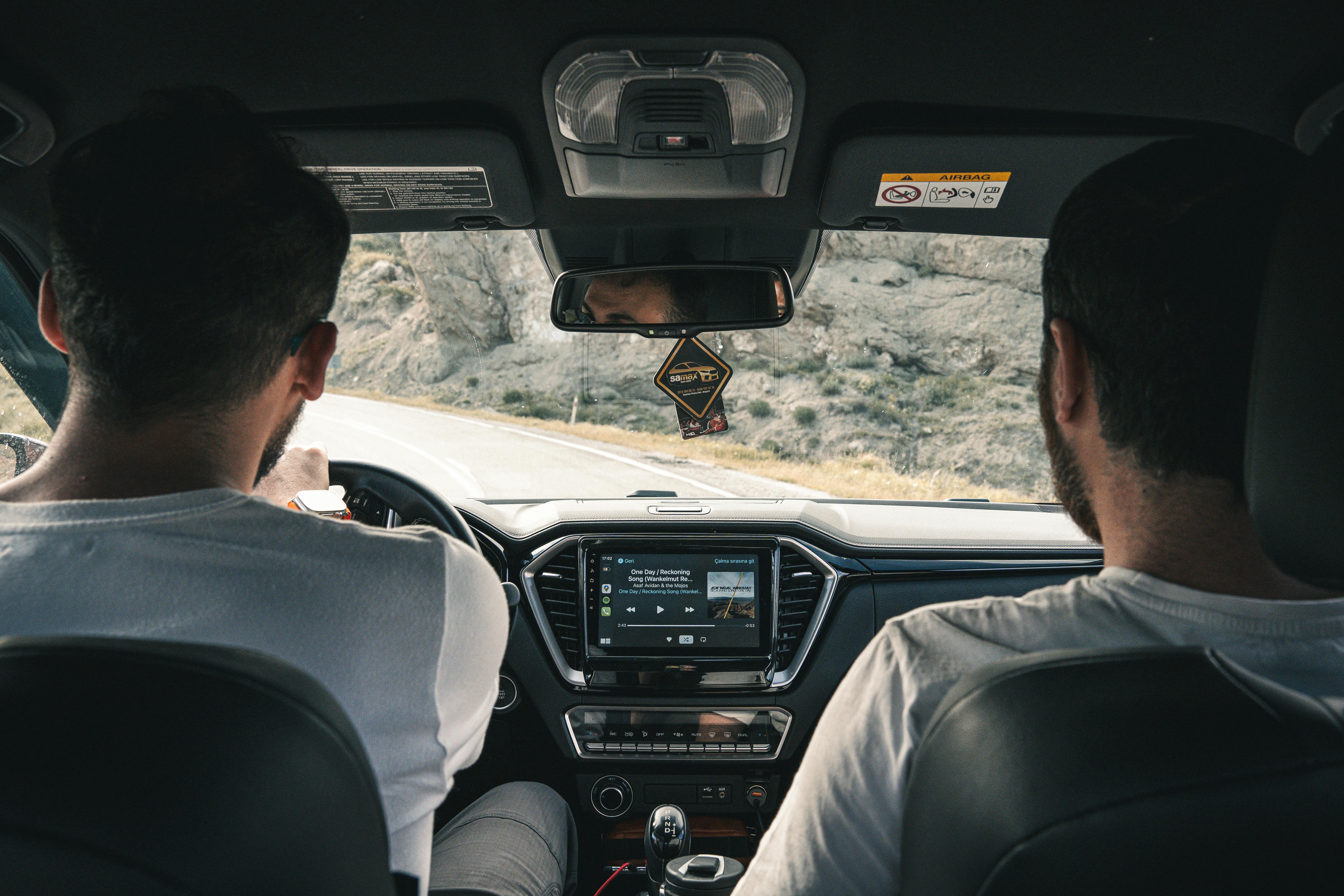 Two men on a road trip | Source: Pexels