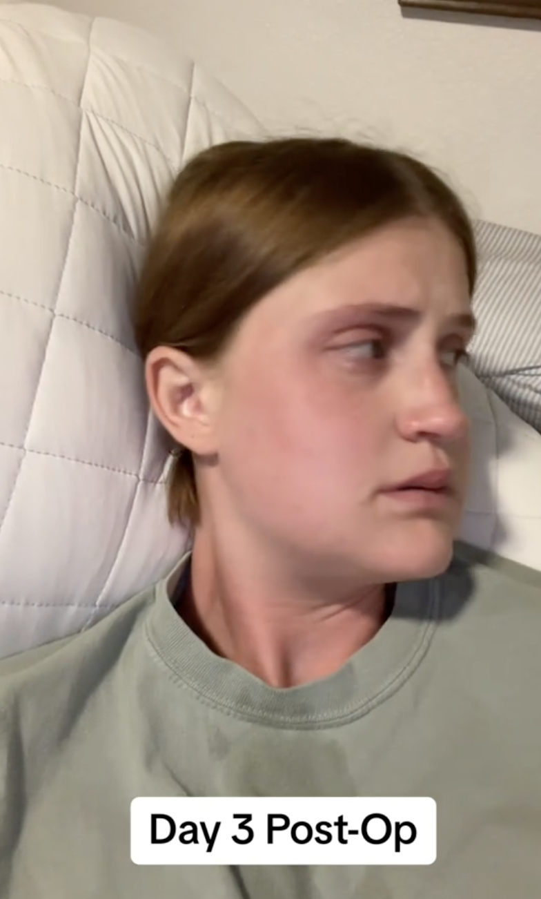 From a different angle, Virginia Elder's facial strain remains evident as she recovers at home. | Source: TikTok/virginiaeelder