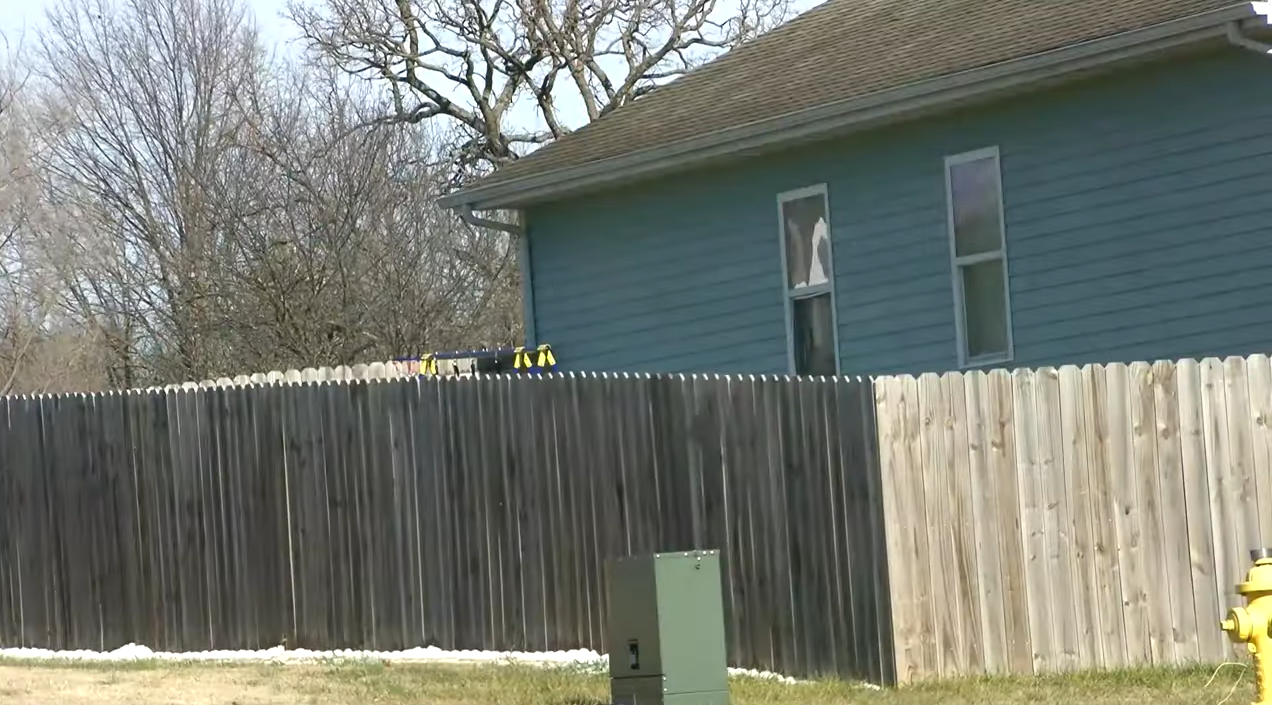 The Blanchards' former house, now repainted, dated January 11, 2024 | Source: YouTube/@KOLRFox