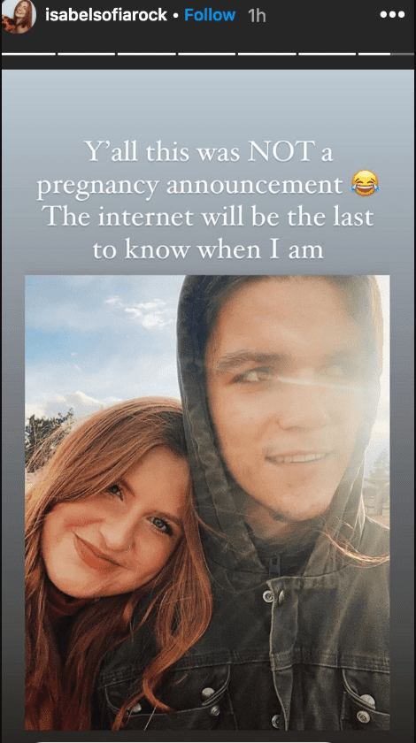Isabel Roloff clarifies a post where fans have speculated that she is pregnant with Jacob Roloff's child on November 16, 2020 | Photo: Instagram Story/isabelsofiarock