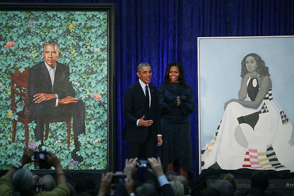 Barack And Michelle Obama Attend Portrait Unveiling At Nat'l Portrait Gallery | Photo: Getty Images