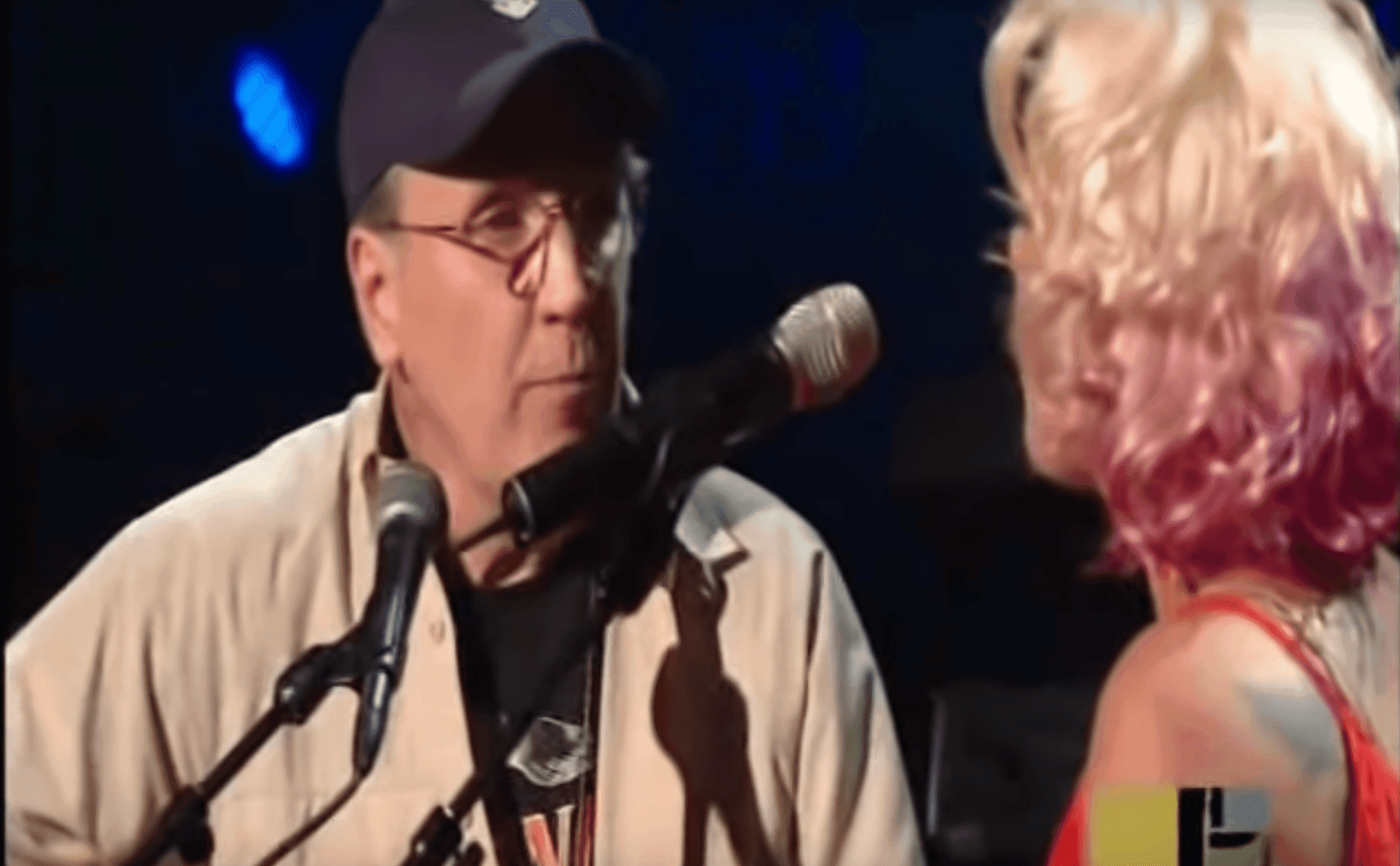 Pink performs with her dad | Photo: YouTube/ratchel83