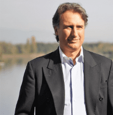 Sergio Rossi fondateur de la marque de chaussure italienne. | Photo : move consulting Sergio Rossi fondateur de la marque de chaussure italienne. | Photo : move consulting