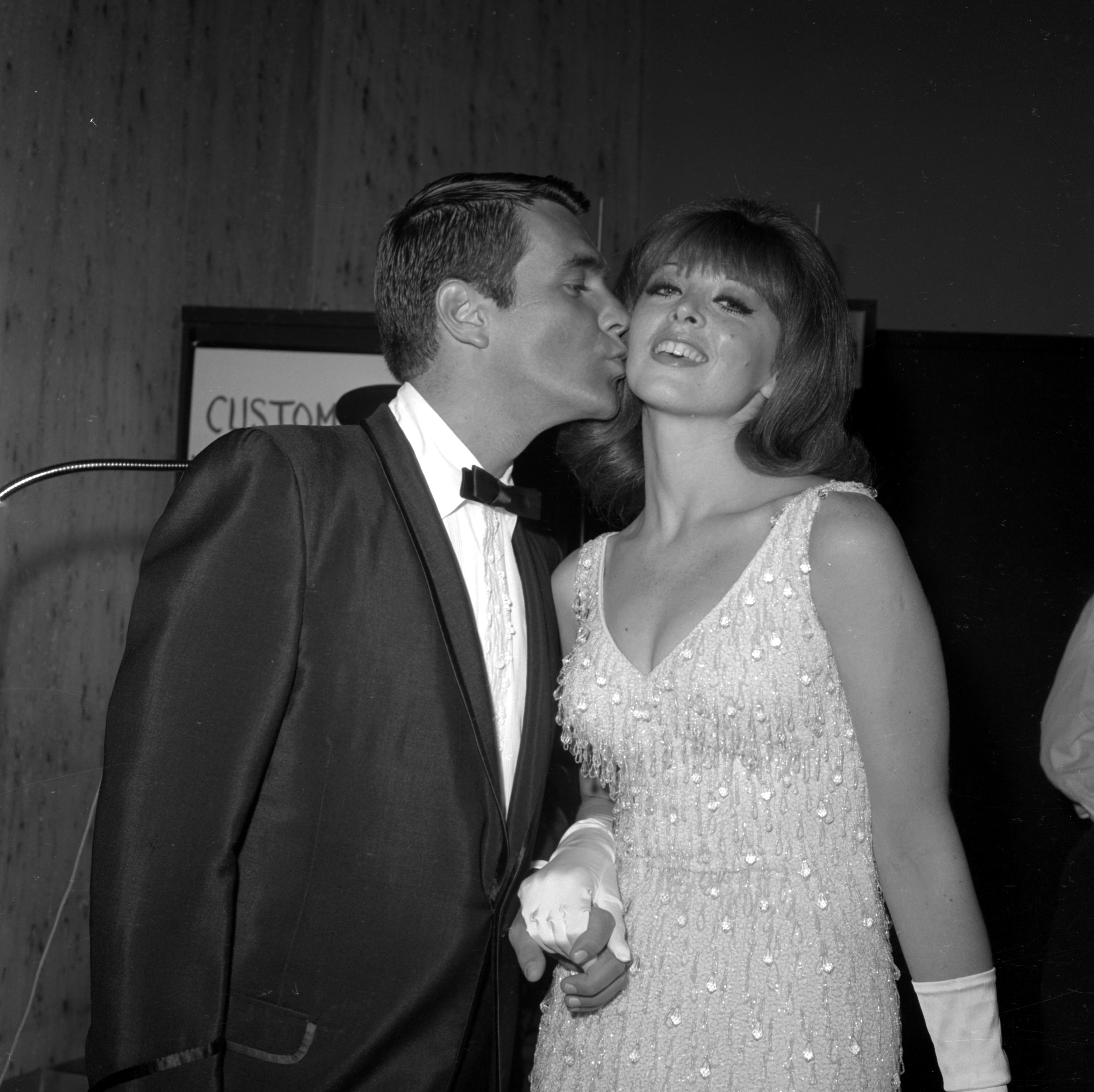 Tina Louise and Les Crane attends a party in Los Angeles, California. Circa 1966 | Source: Getty Images