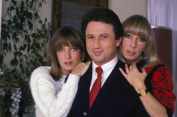 Michel Drucker en compagnie de sa famille en 1984 | Photo : Getty Images