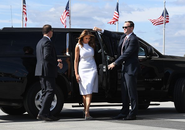 Melania Trump arrive pour une cérémonie de réouverture du monument de Washington| Photo: Getty Images