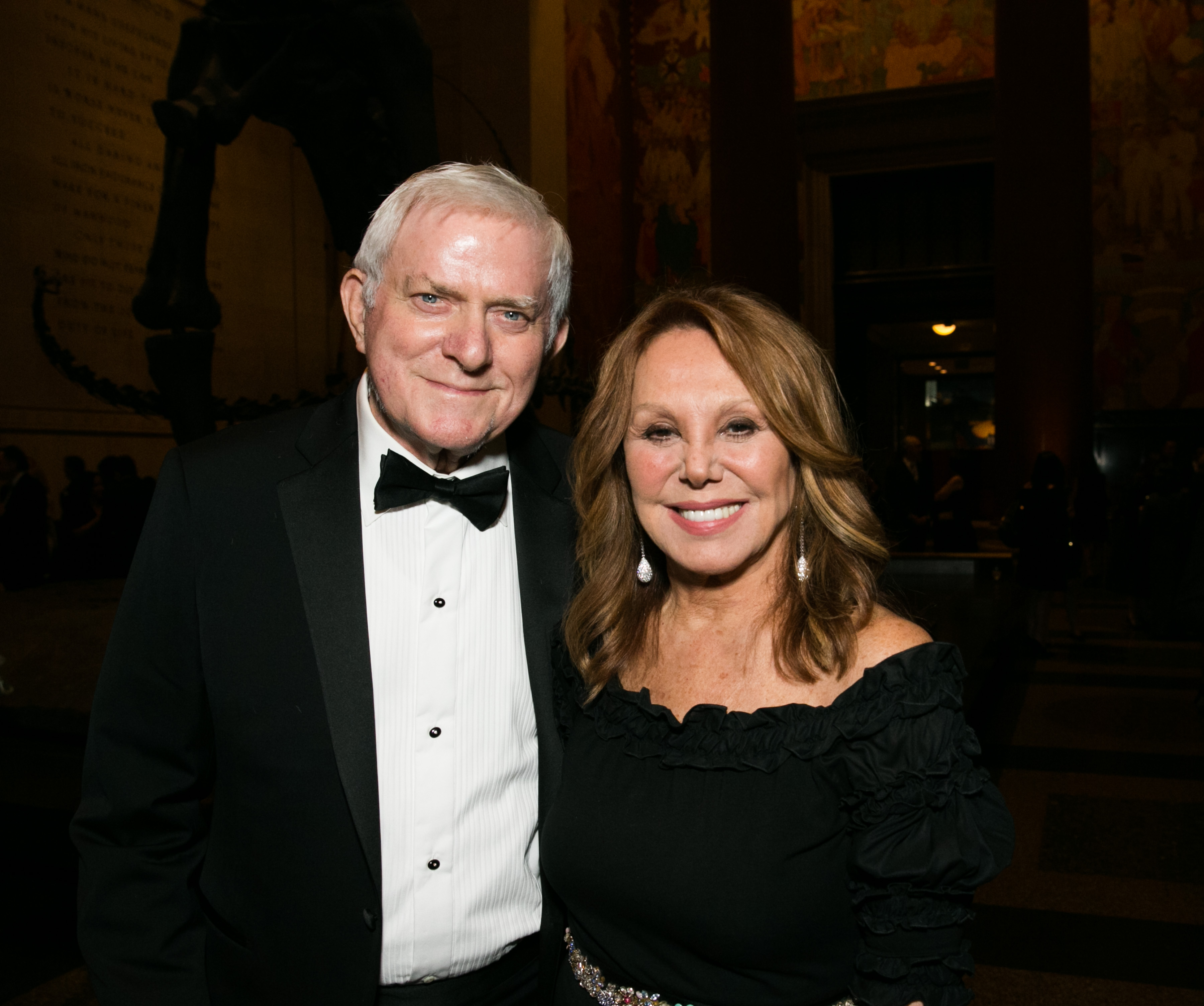 Phil Donahue and Marlo Thomas at the old Spring Harbor Laboratory's Double Helix Medals on December 1, 2016, in New York City | Source: Getty Images
