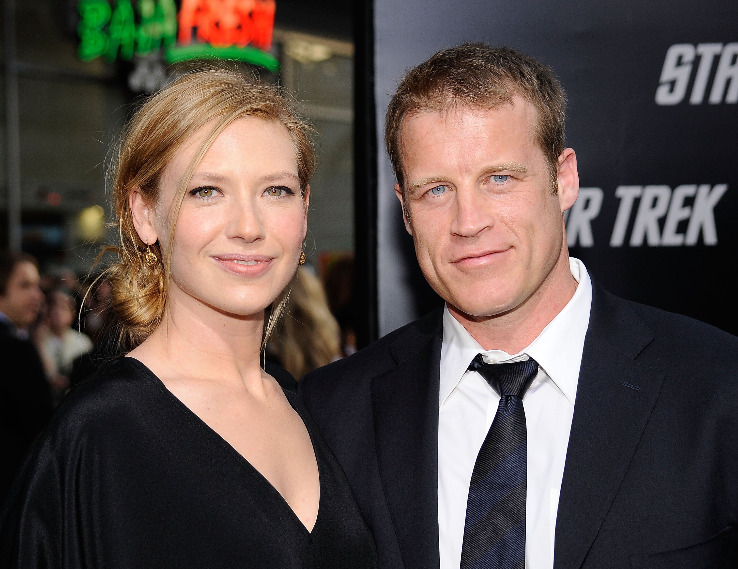 Anna Torv and Mark Valley are pictured as they arrive at the premiere of Paramount's "Star Trek" on April 30, 2009, at Grauman's Chinese Theatre, Hollywood, California. | Source: Getty Images