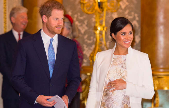 Image source: Twitter/PageSix Image source: Twitter/PageSix