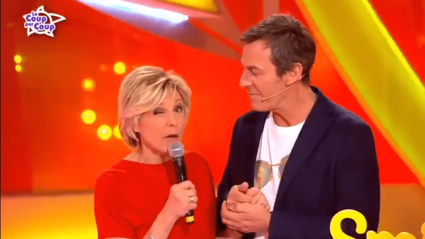 Evelyne Dhéliat aux côtés de Jean-Luc Reichmann sur le plateau | Photo : Jean-Luc Reichmann/Twitter