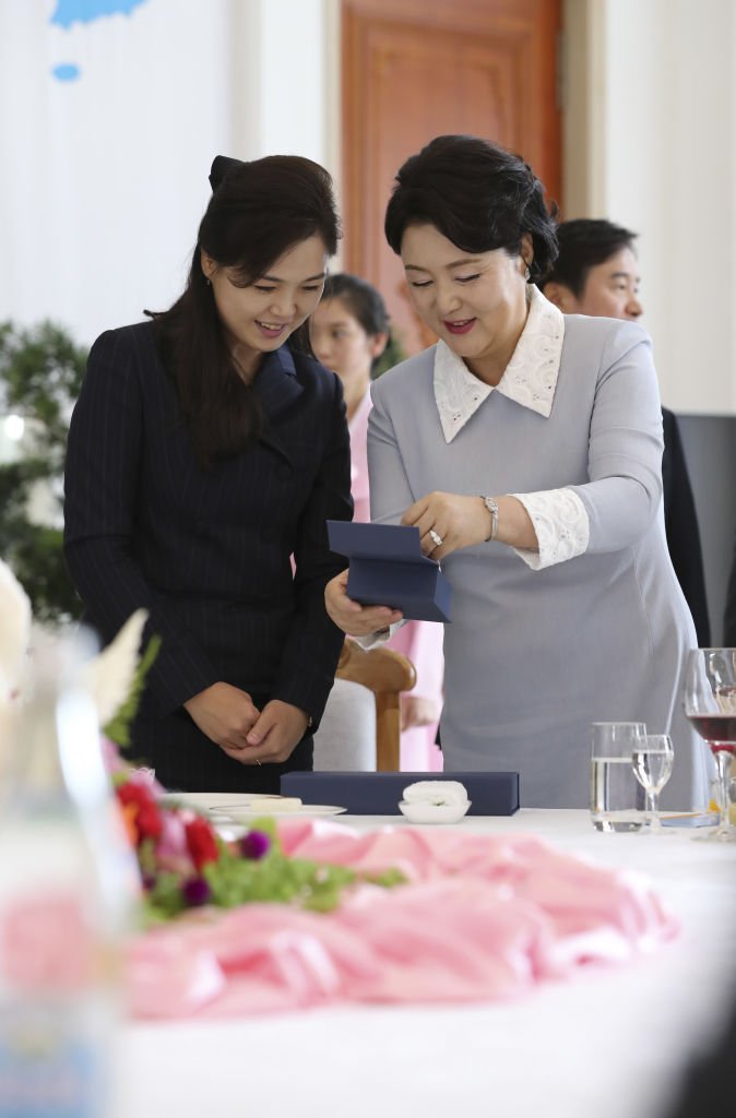 Ri Sol-ju était chanteuse avant de devenir première dame. | Source : Getty Images Ri Sol-ju était chanteuse avant de devenir première dame. | Source : Getty Images