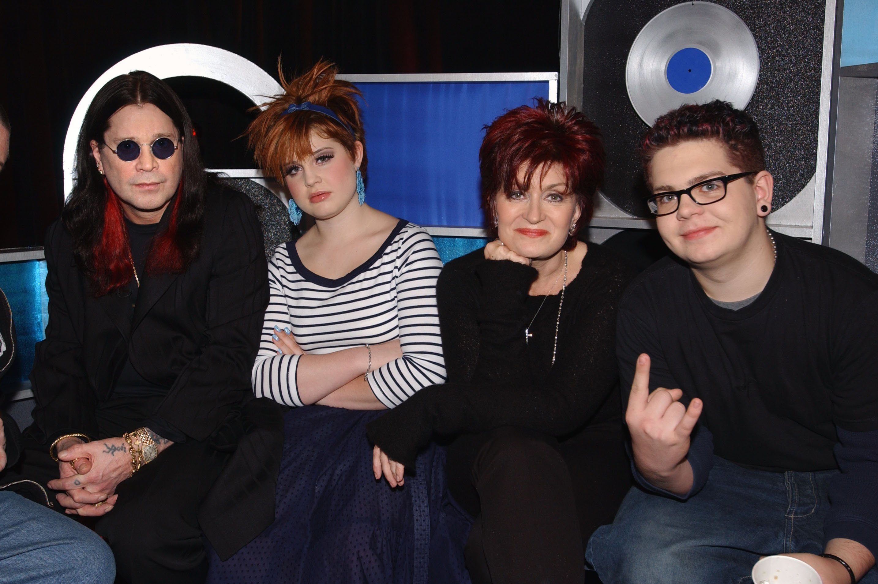 From left to right: Ozzy, Kelly, Sharon, and Jack Osbourne. I Image: Getty Images.