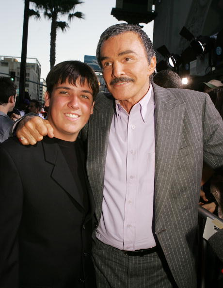 Burt Reynolds and his son Quinton at the Chinese Theater on May 19, 2005 in Los Angeles, California. | Photo: Getty Images