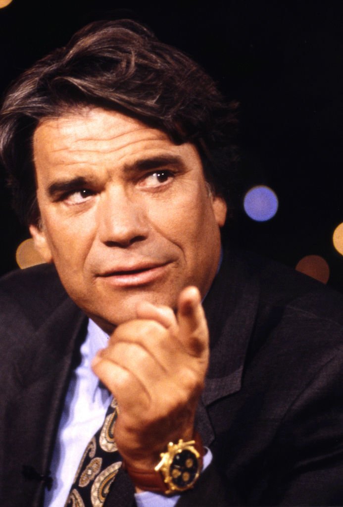 Homme d'affaires et homme politique français, Bernard Tapie pose lors d'une séance de portrait à Paris, France, le 15 juin 1993 | Photo : Getty Images.