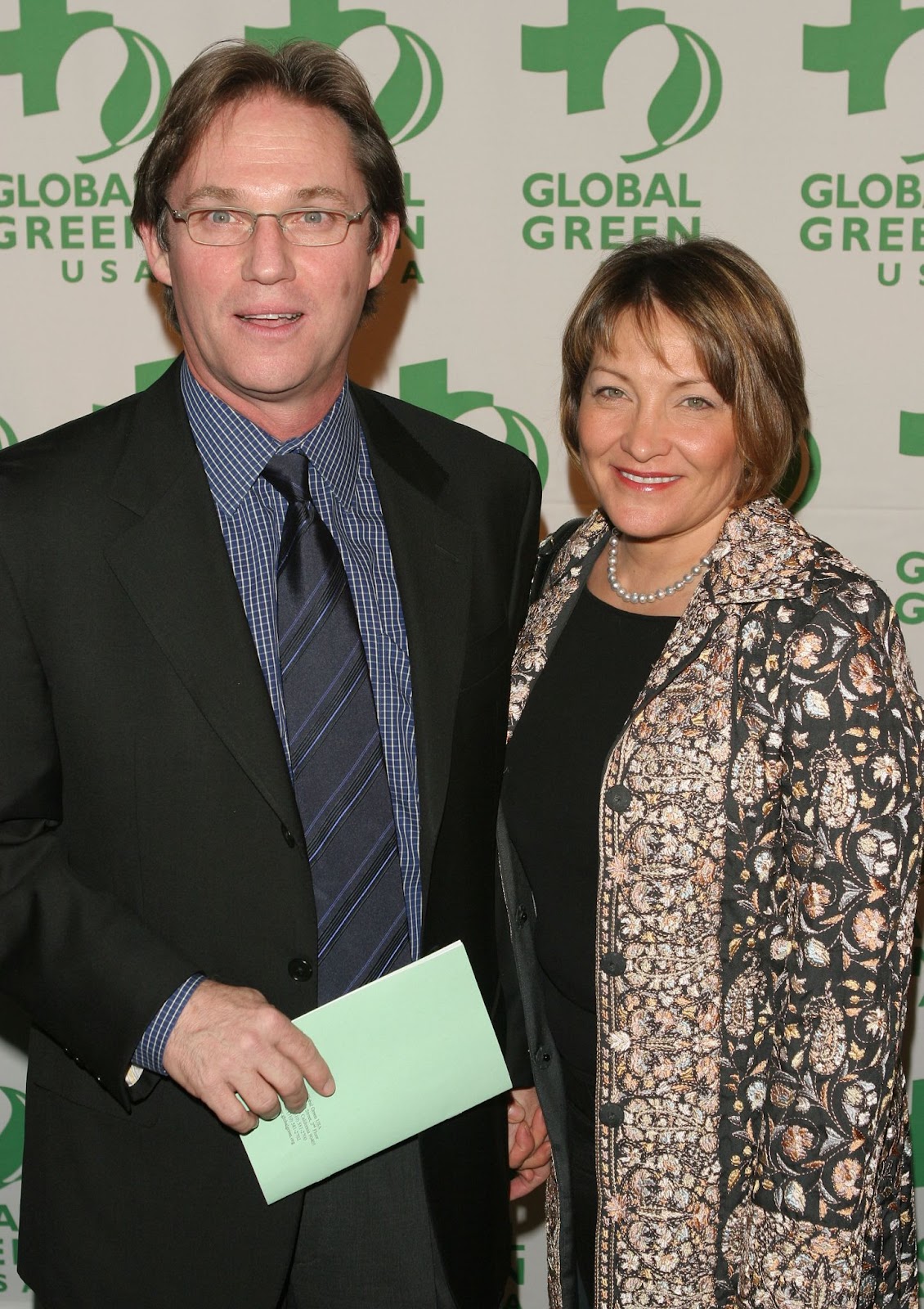 Richard Thomas and Georgiana Bischoff at the 10th anniversary of Green Cross International and Global Green on October 11, 2004, in New York. | Source: Getty Images