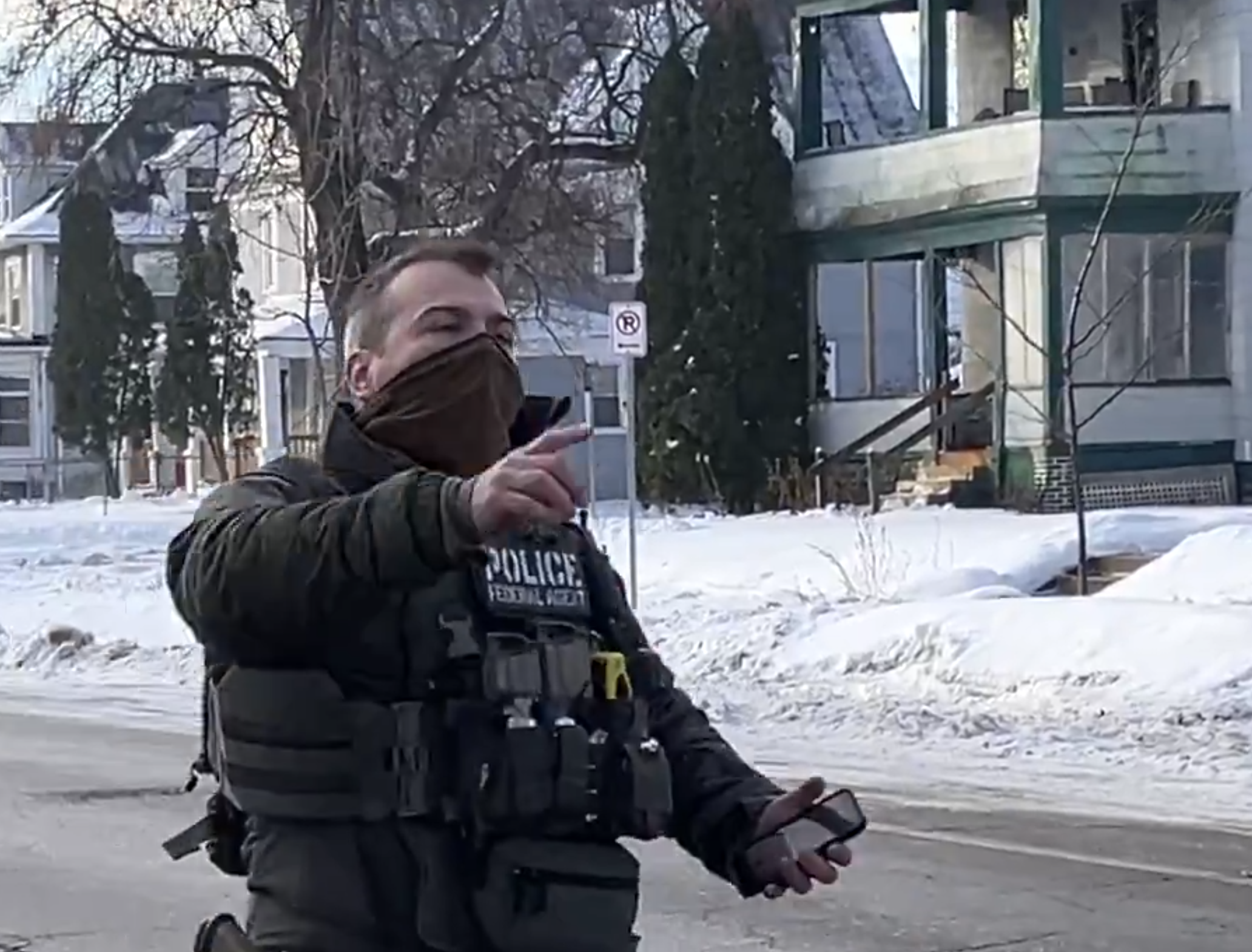 Jonathan Ross is seen minutes after shooting Renee Nicole Good on January 7, 2026 | Source: X/maxnesterak