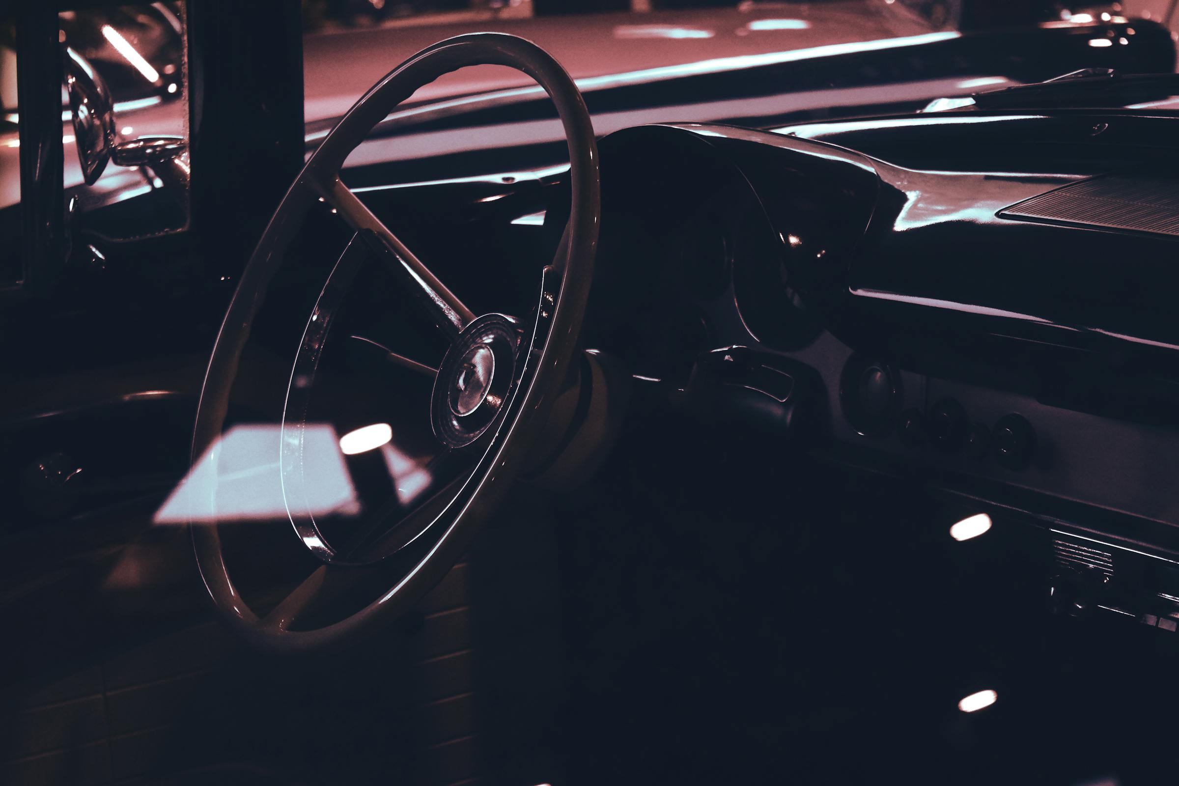 The dashboard of a vintage car | Source: Pexels