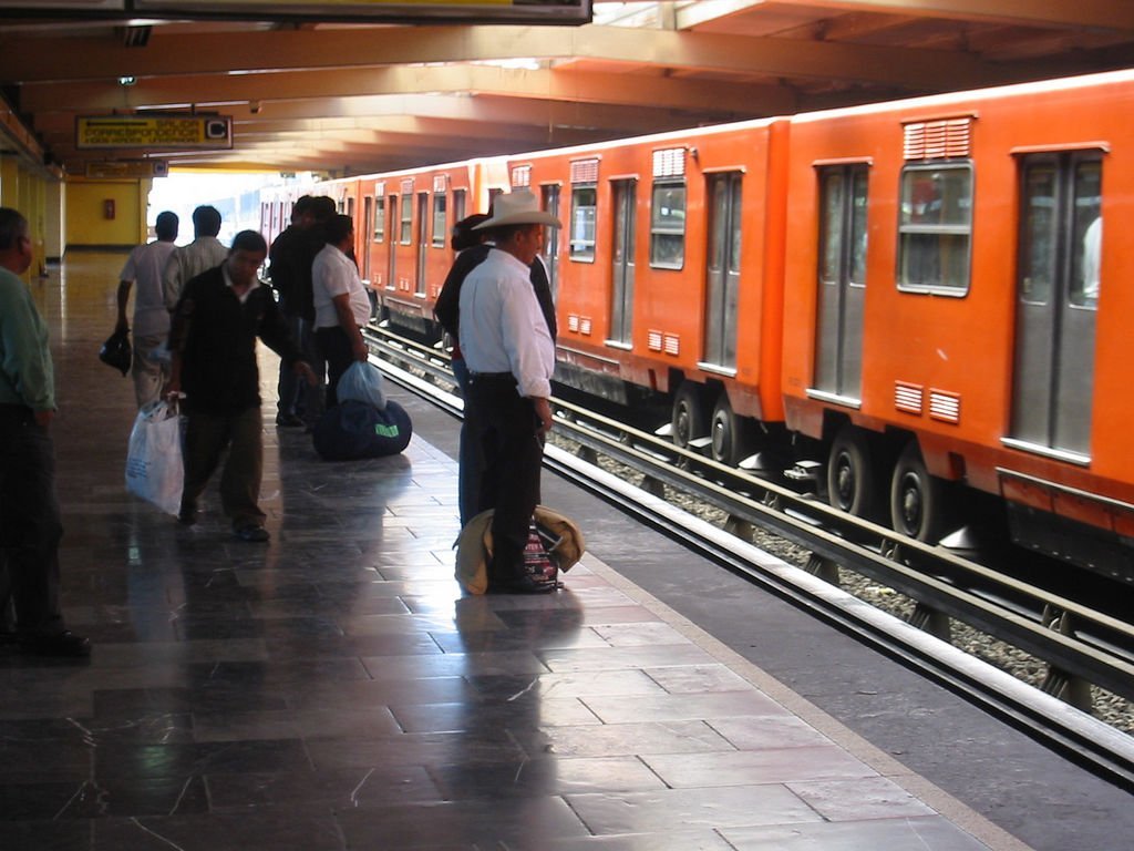 Metro de México. Fuente: Flickr Metro de México. Fuente: Flickr