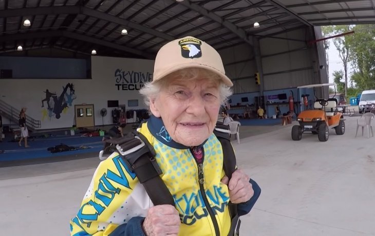 Dottie Sambiagio before jumping | Source: YouTube/skydivetecumsehvideo