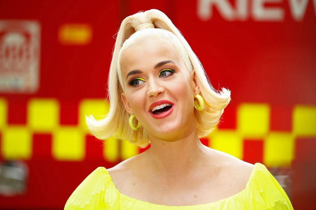 Katy Perry at the free Fight On concert on March 11, 2020, in Bright, Australia | Photo: Daniel Pockett/Getty Images