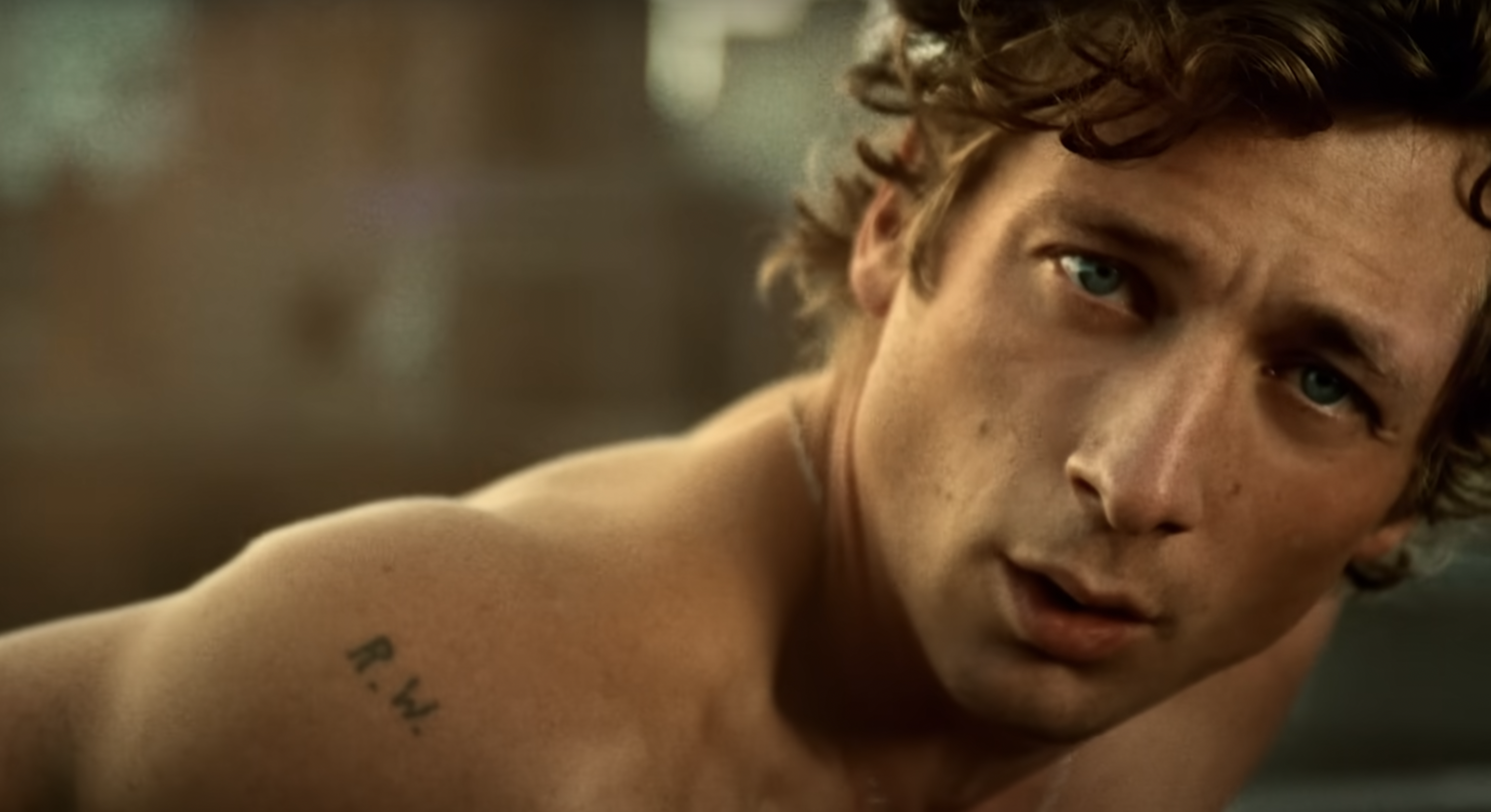 Jeremy Allen White as featured in a Calvin Klein ad, published on January 4, 2024 | Source: Youtube/calvinklein