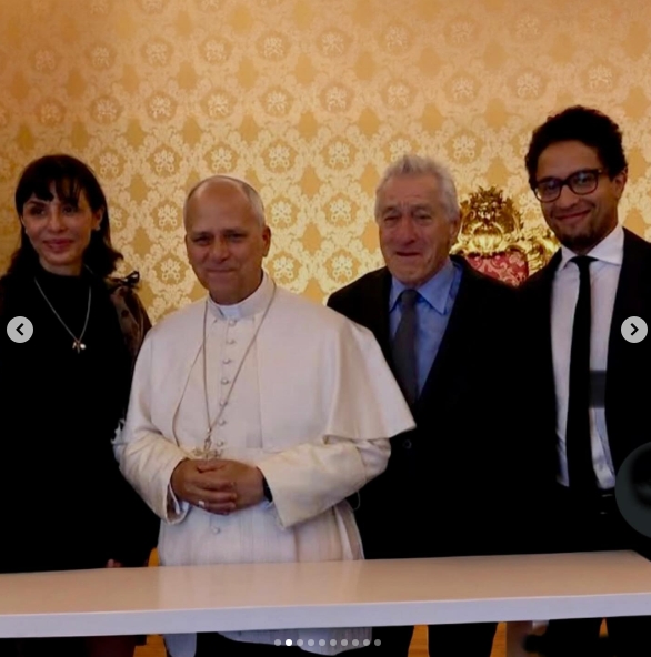 Robert De Niro with his children, Drena and Julian De Niro, and Pope Leo XIV from a post dated November 9, 2025. | Source: Instagram/drenadeniro