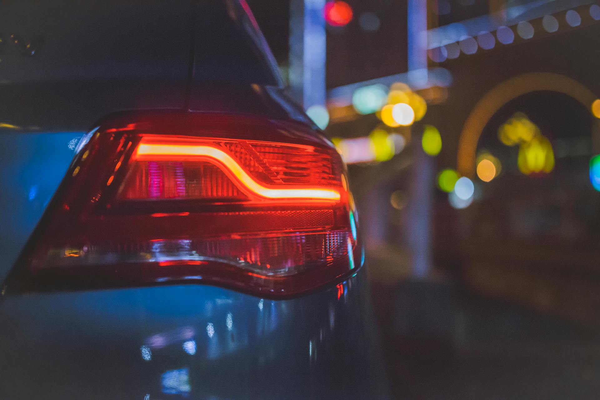 A red taillight | Source: Pexels