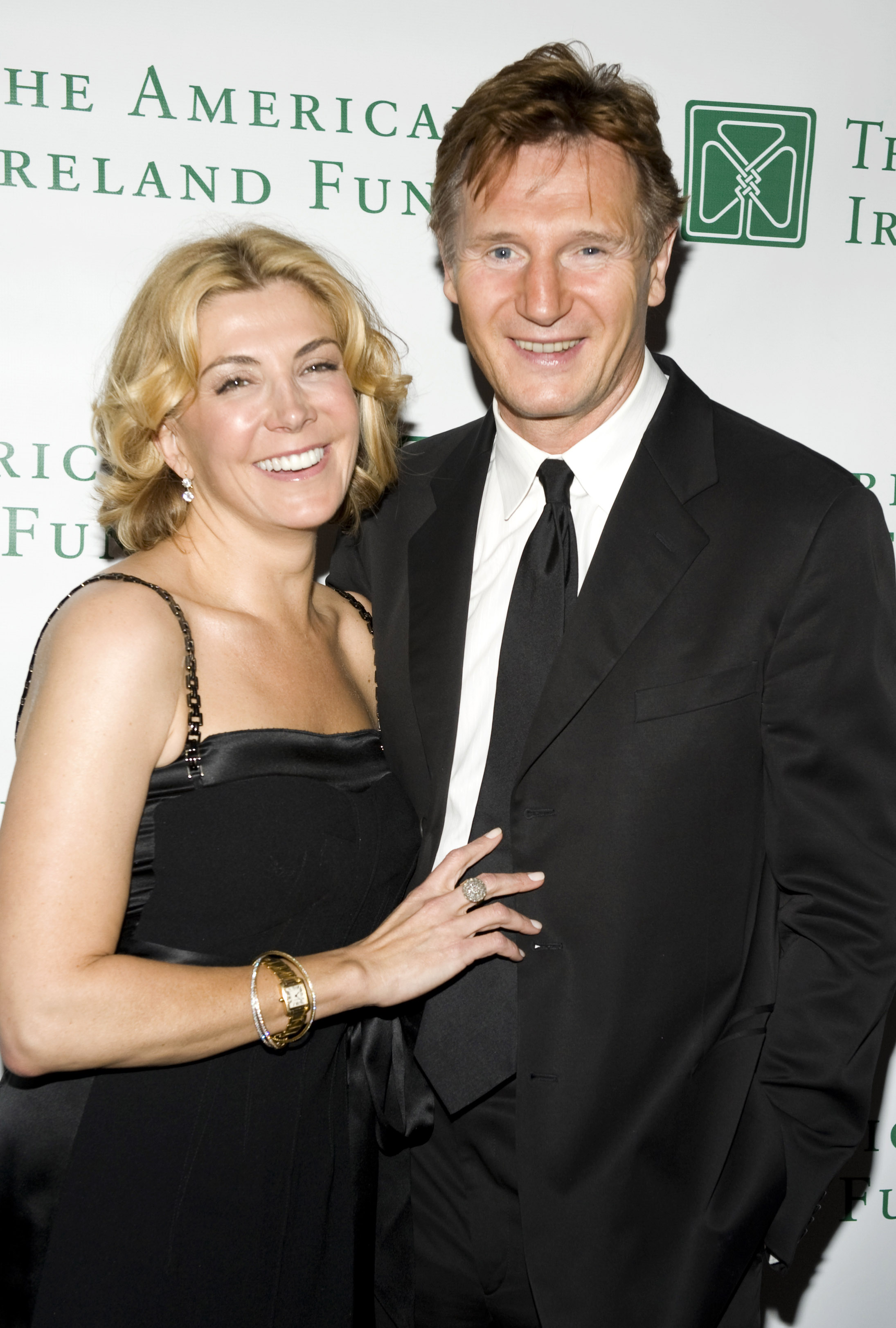Liam Neeson and Natasha Richardson smile for the camera at the 33rd Annual American Ireland Fund Gala at The Tent at Lincoln Center in New York City on May 08, 2008 | Source: Getty Images