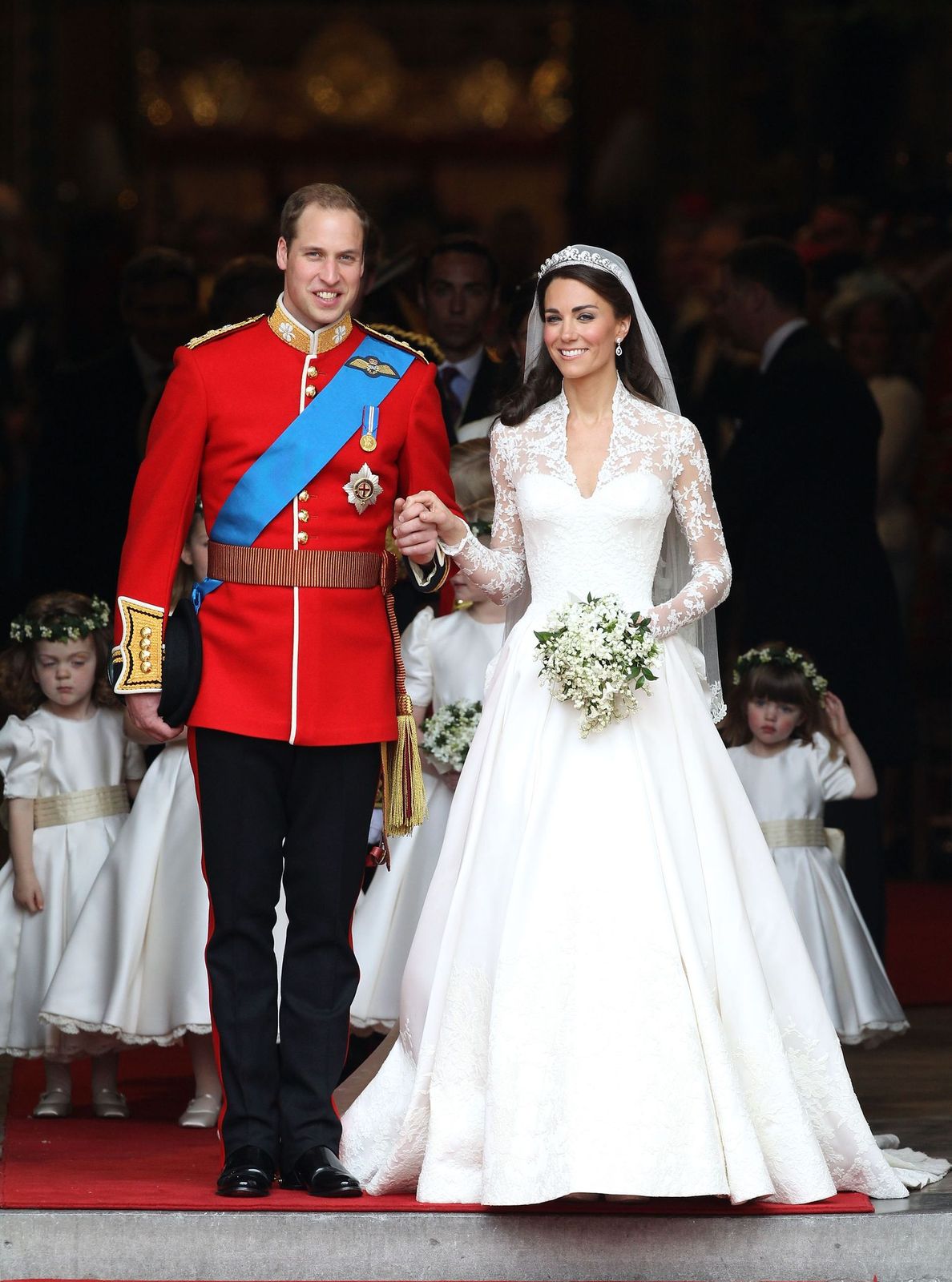 Prince William and Kate Middleton smile following their marriage at Westminster Abbey on April 29, 2011 in London, England. | Photo: Getty Images