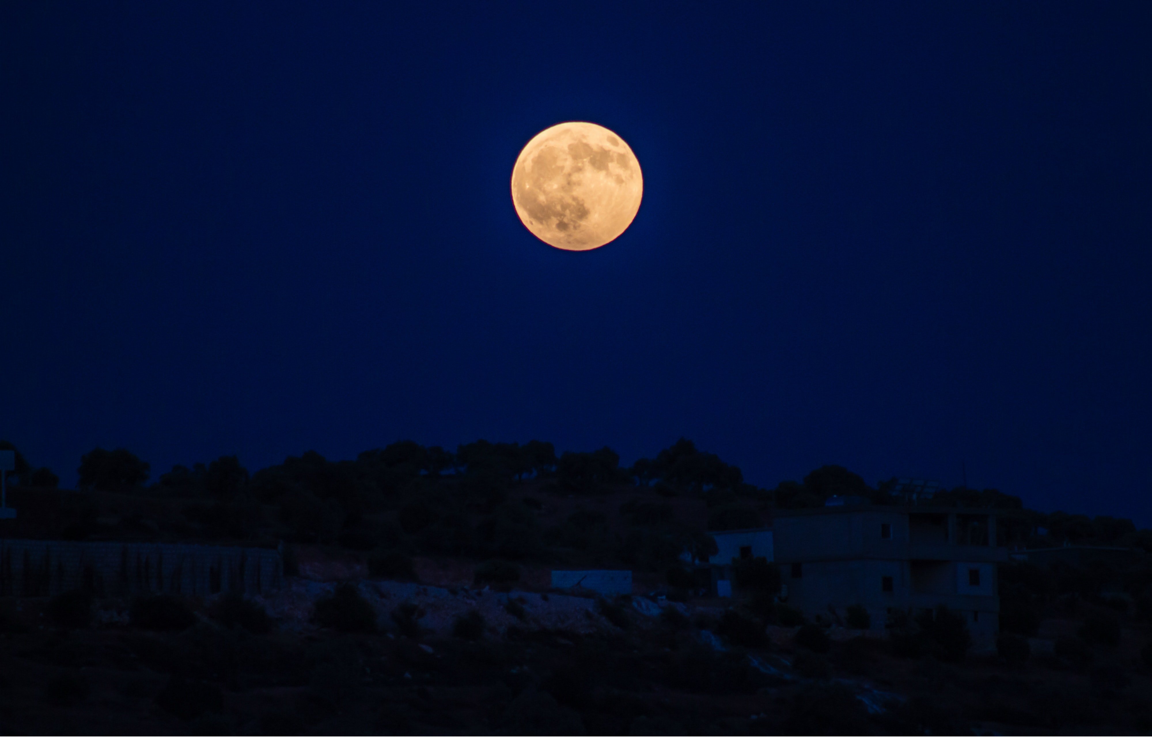 Full moon. | Source: Pexels