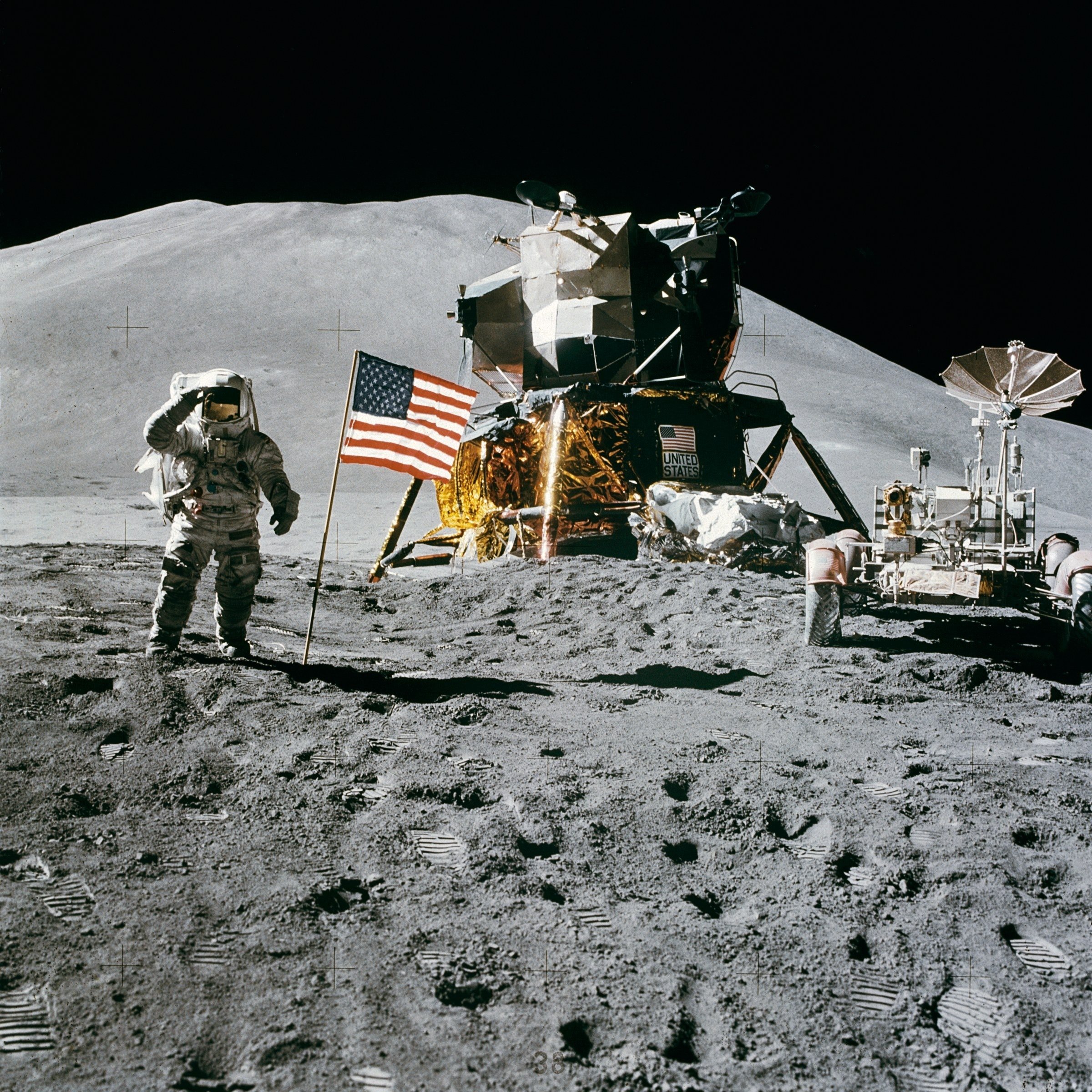 American flag on the moon. | Source: pexles.com