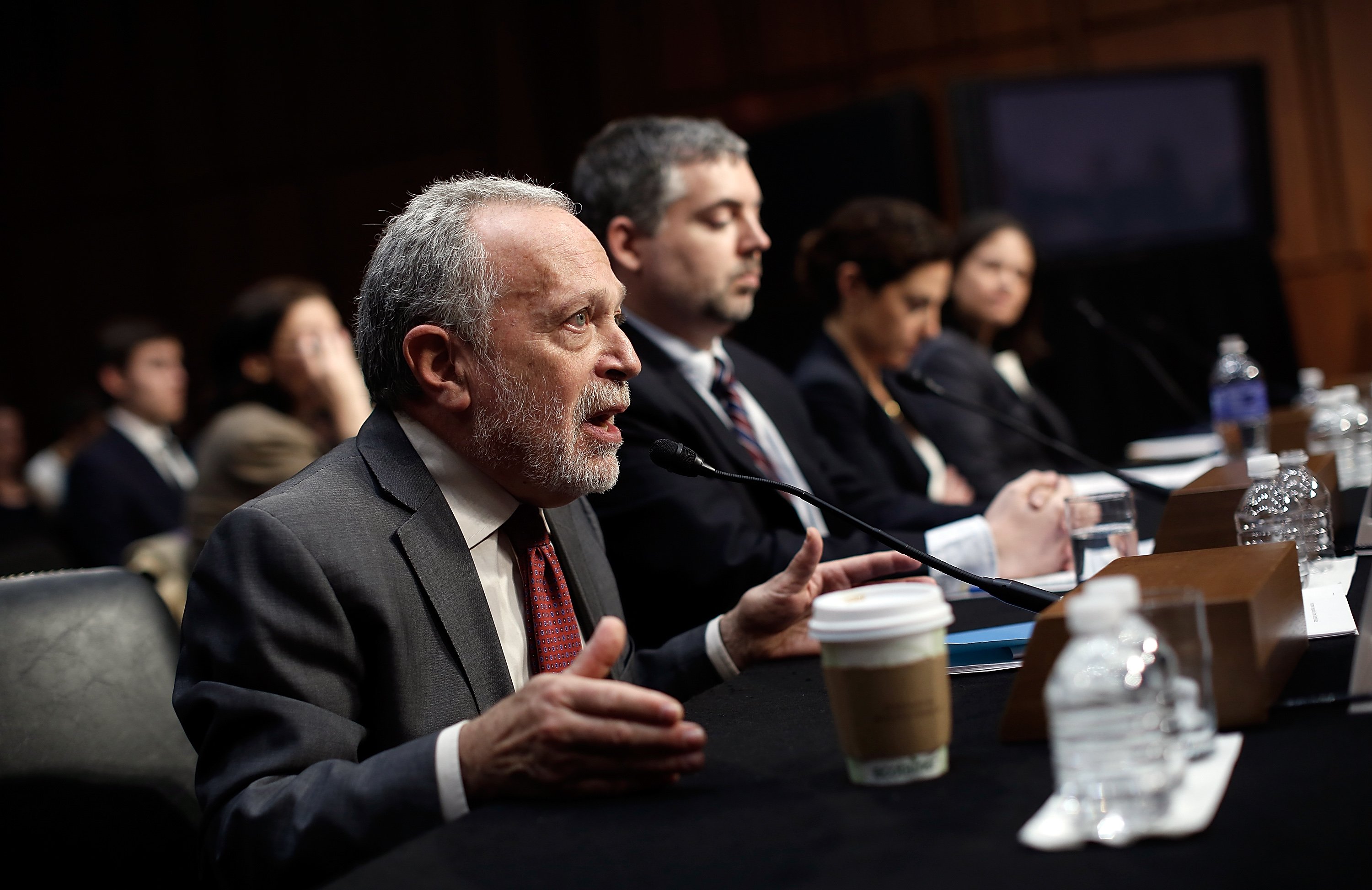 Former U.S. Labor Secretary Robert Reich (L) testifies before the Joint Economic Committee on January 16, 2014, in Washington, DC. Reich joined a panel testifying on the topic of 'Income Inequality in the United States.| Photo: GettyImages