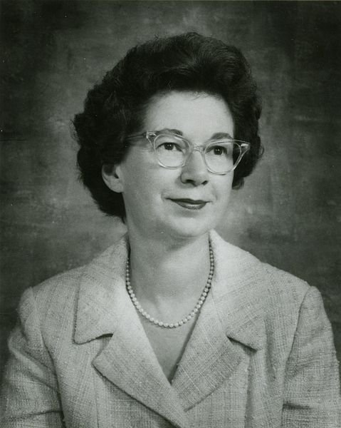 Beverly Cleary in 1971. | Source: Wikimedia Commons, public domain