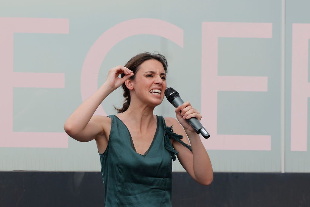 La ministre de l'Égalité, Irene Montero, le 11 juin 2021 à Saragosse, Aragon, Espagne. | Photo : Getty Images