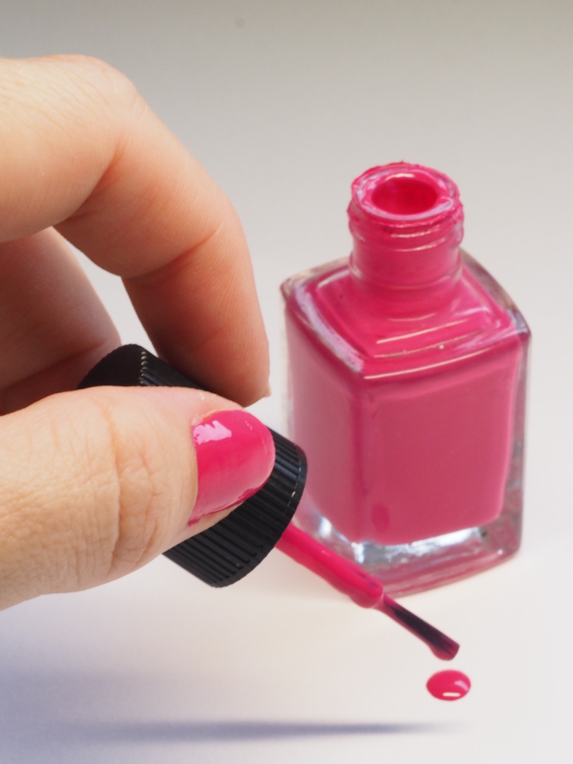 A pink nail polish bottle | Source: Pexels