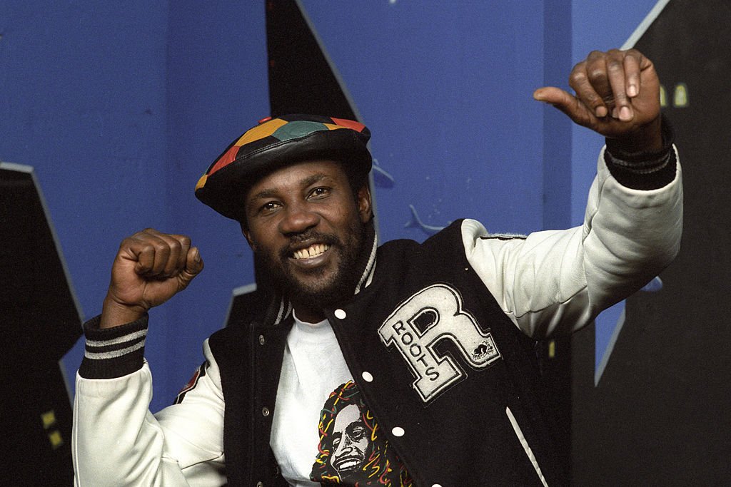 Toots Hibbert of Toots And The Maytals posing backstage for a portrait at the Warfield Theater in San Francisco on May 13, 1990. | Photo: Getty Images
