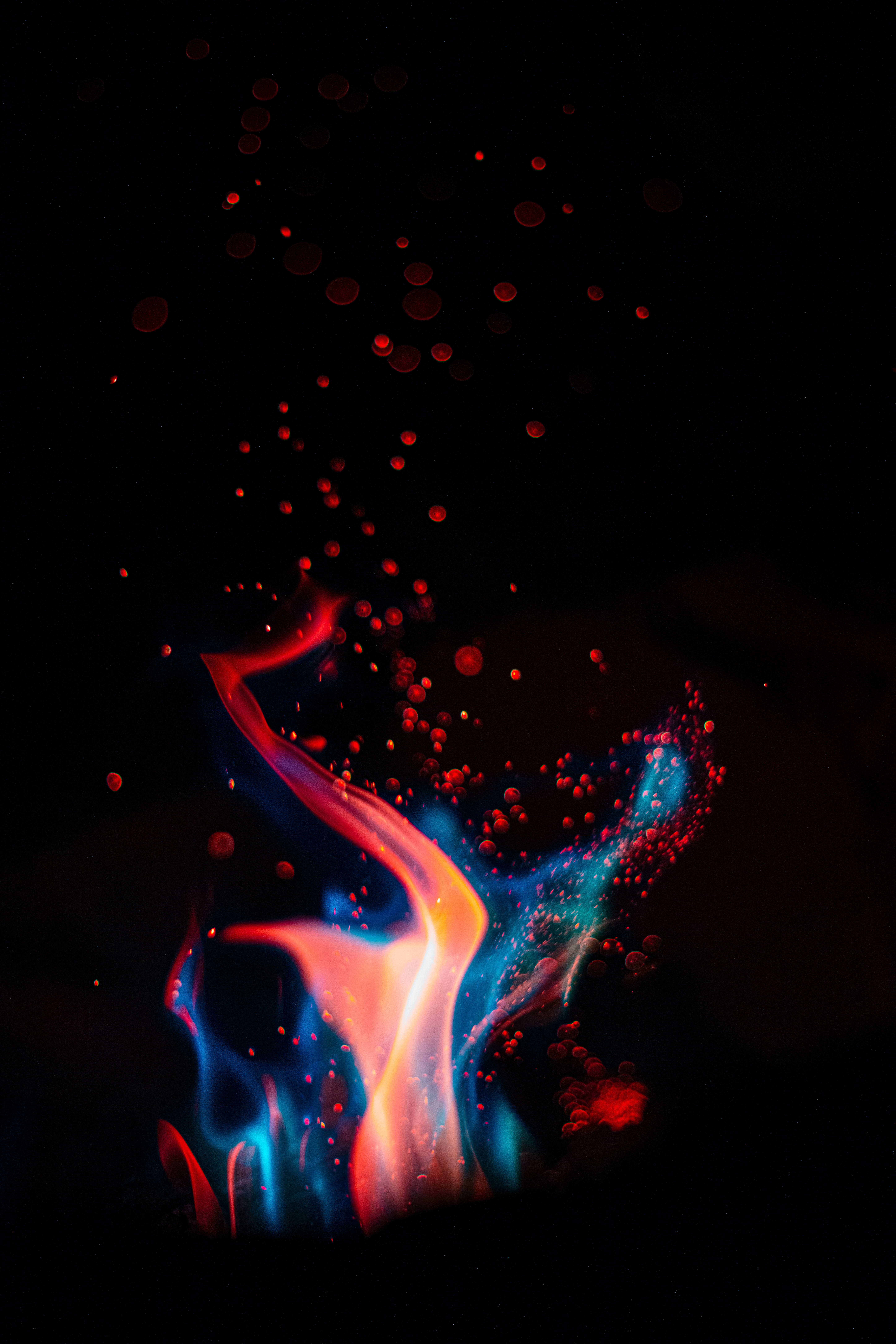 Colorful fire. │Unsplash